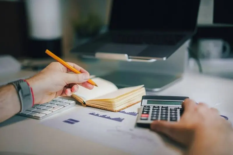 Come l'AI sta entrando (davvero) negli studi commercialisti