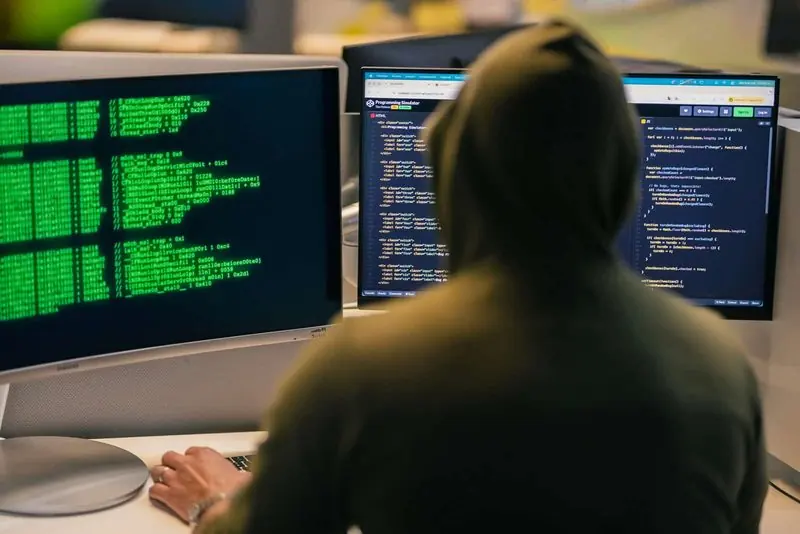 Shadow AI: la minaccia invisibile che sfugge al controllo IT